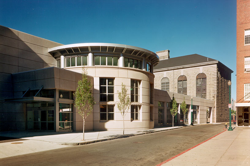 Massachusetts General Hospital, Francis H. Burr Proton Therapy Center