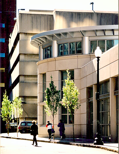 Massachusetts General Hospital, Francis H. Burr Proton Therapy Center